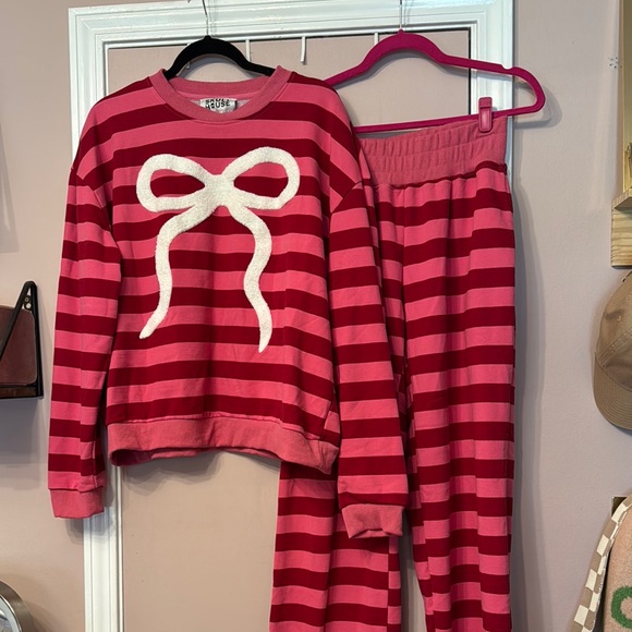 Skull House set with textured bow - Picture 4 of 6